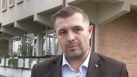 VIDEO Sate pustii, copiii tot mai puțini. Cuplurile care se mut la țară primesc bani de la unele primării